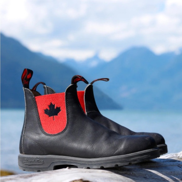 Blundstone Shoes - Blundstone 1474 Classic Eh Leather with RedCanada Maple Leaf Chelsea Boot